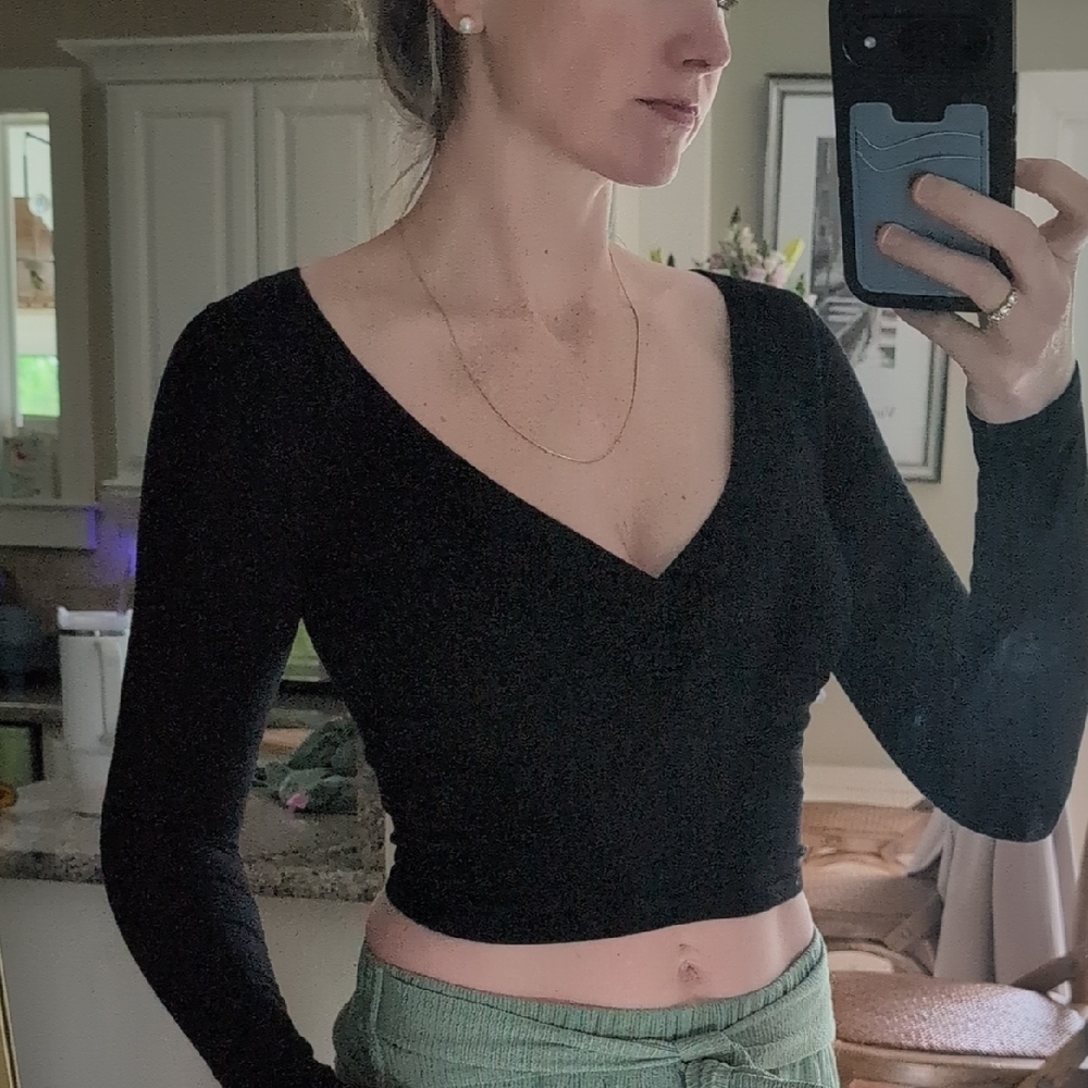Brandy Melville Black Knit Crop Top